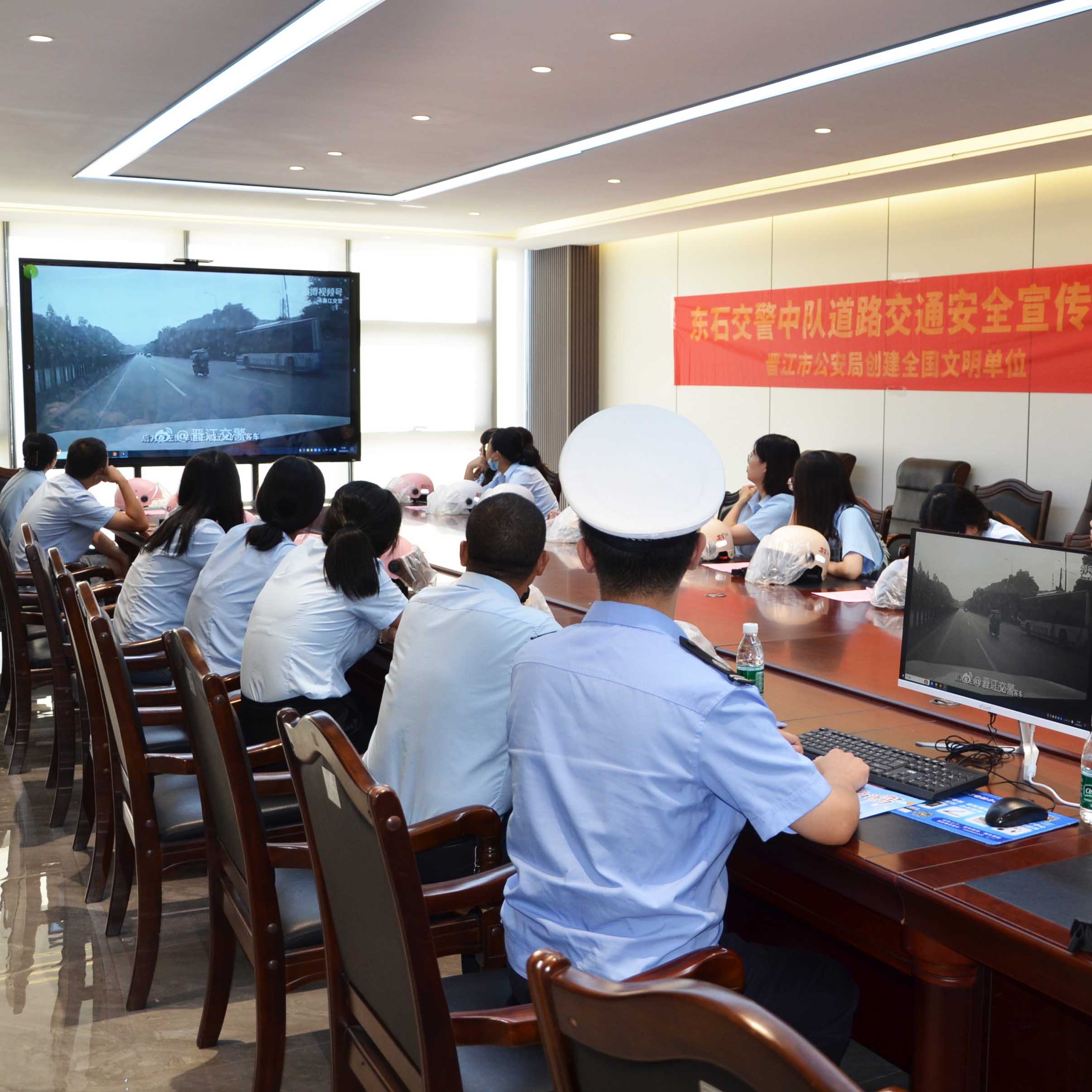 東石交警中隊走進優安納傘業，共筑交通安全防線